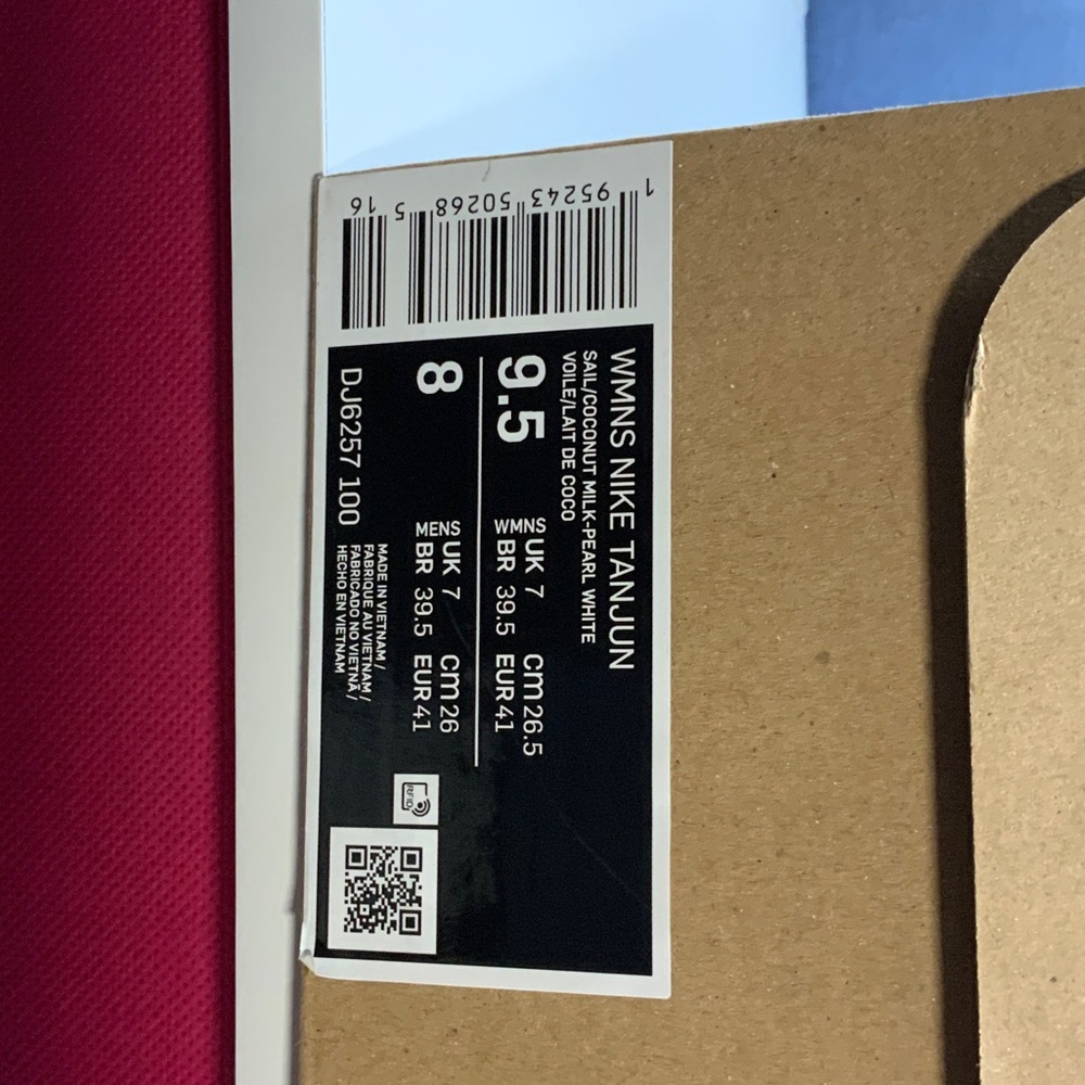 Nike Cream Eco-Friendly Sneakers - Picture 2 of 6
